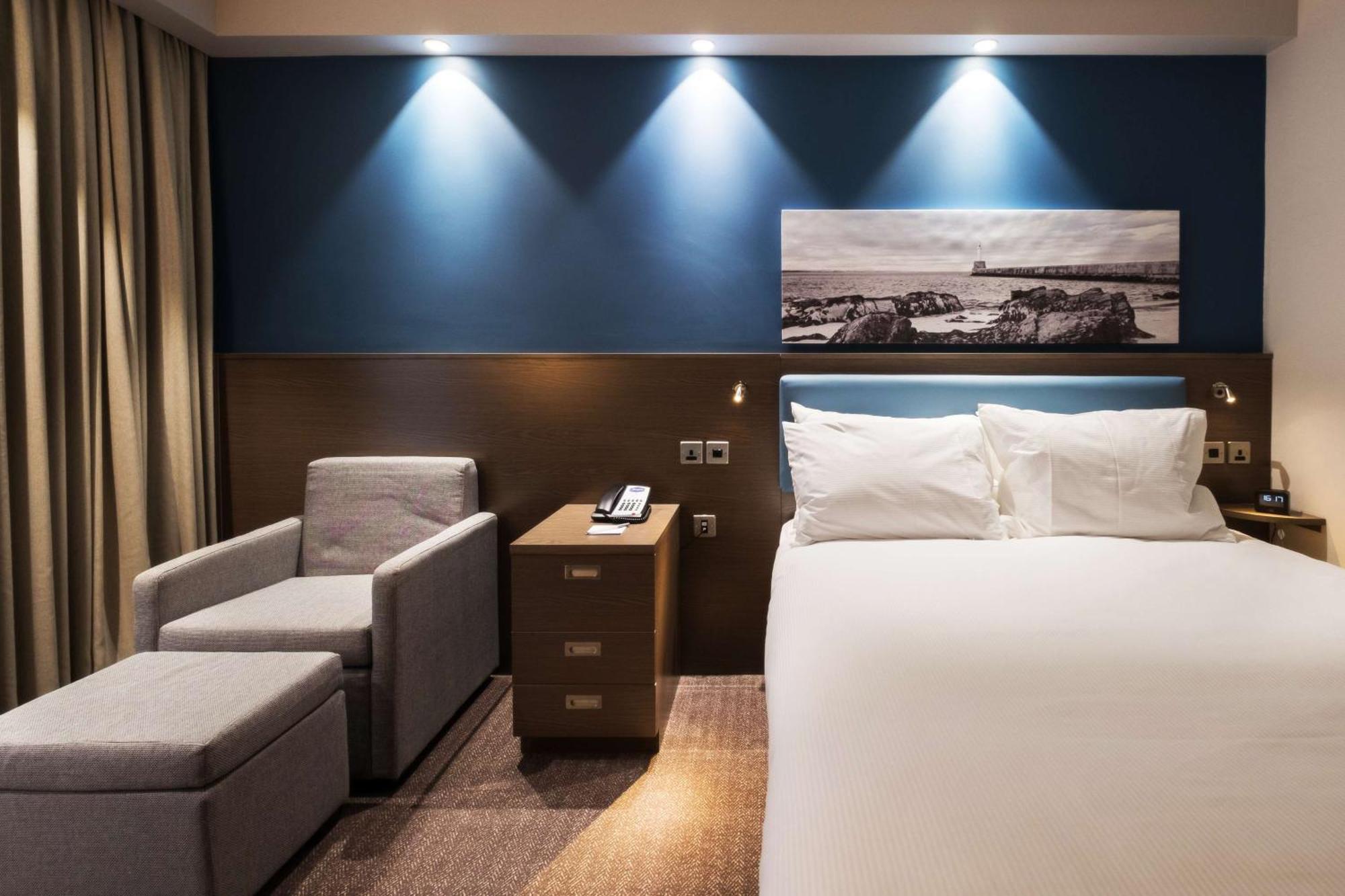 Hampton By Hilton Aberdeen Airport Dyce Exterior foto